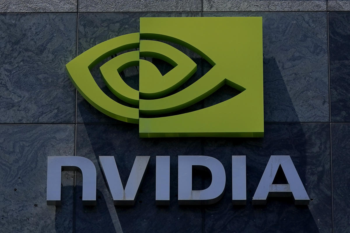 Las acciones de Nvidia caen un 5% y las de chips caen mientras Wall Street califica de «tremenda oportunidad» después de la liquidación.