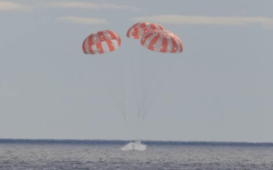 美國「阿提米絲1號」任務之一的獵戶座太空船掠月任務完成，平安濺落太平洋。