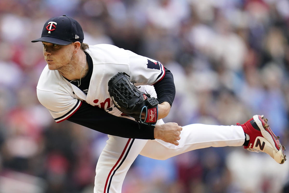 A's tab 'bulldog' Sonny Gray for Game 5 showdown