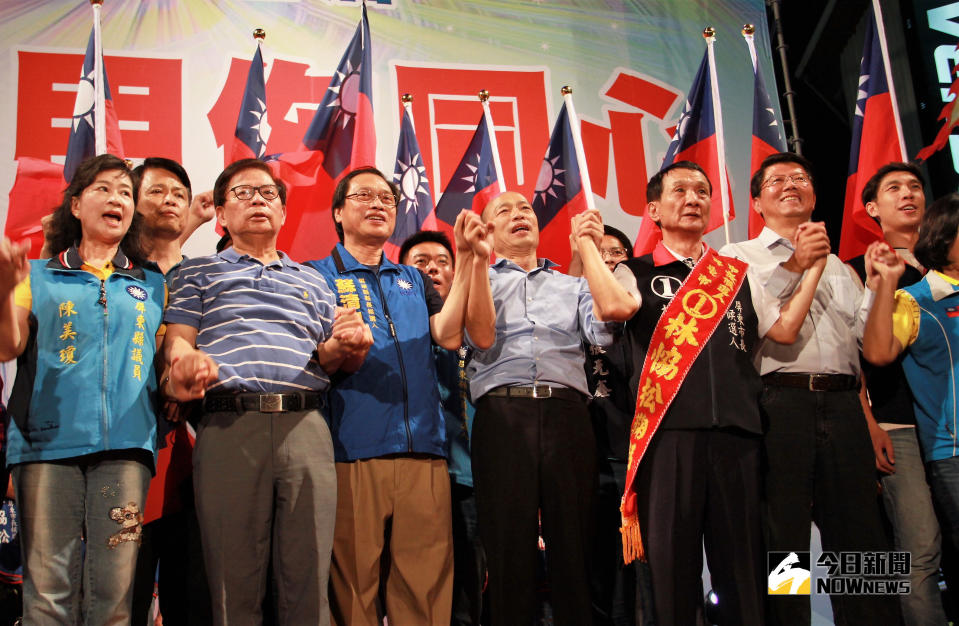 ▲高雄市長候選人韓國瑜偕同台南市議員謝龍介，為國民黨屏東市長候選人林協松站台輔選。(圖／記者陳宗傑攝,2018,10,20）