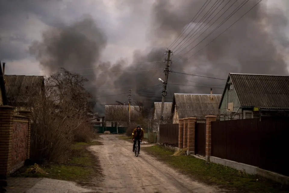 Ukraine: Russian bombing paralyzes evacuations