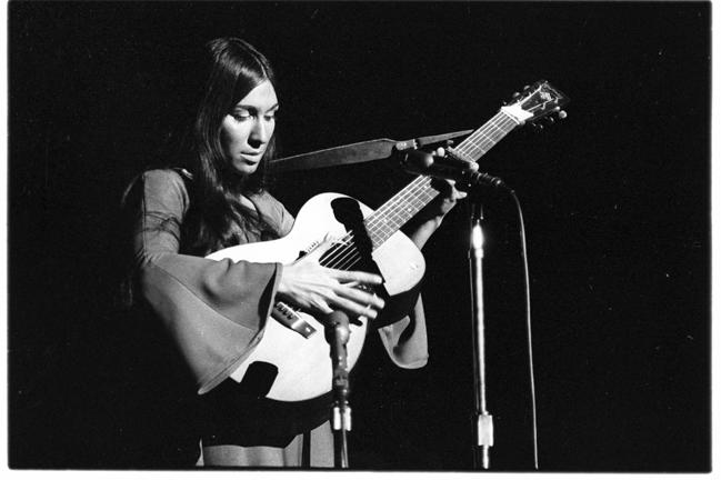 UNSPECIFIED - CIRCA 1970:  Photo of Buffy Sainte-Marie  Photo by Tom Copi/Michael Ochs Archives/Getty Images
