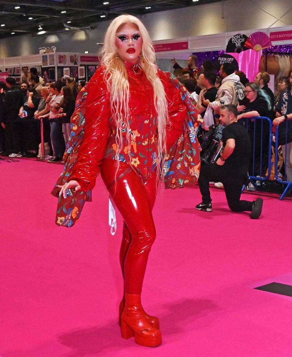 Photo Gallery Dragcon UK 2024 Queens Walk