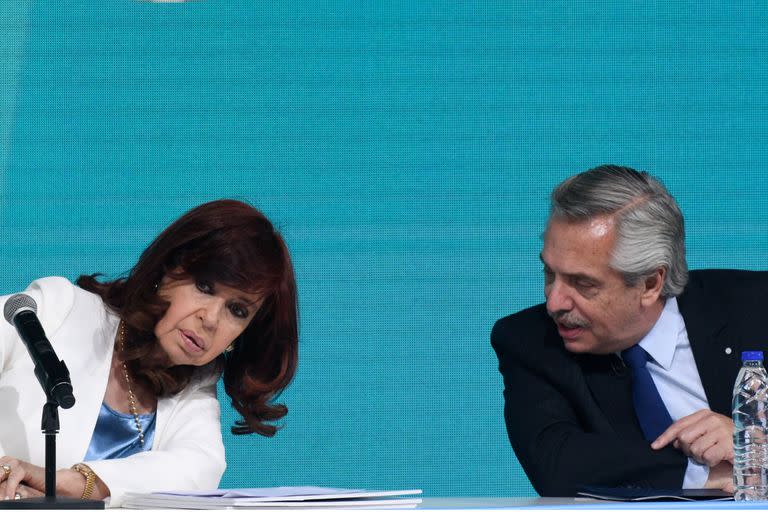 La vicepresidenta Cristina Kirchner junto al presidente Alberto Fernández (AP Foto/Gustavo Garello, archivo)
