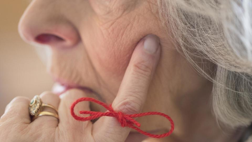 Las estadísticas vienen apuntando que las mujeres tienen el más probabilidades de padecer Alzhéimer que los hombres.