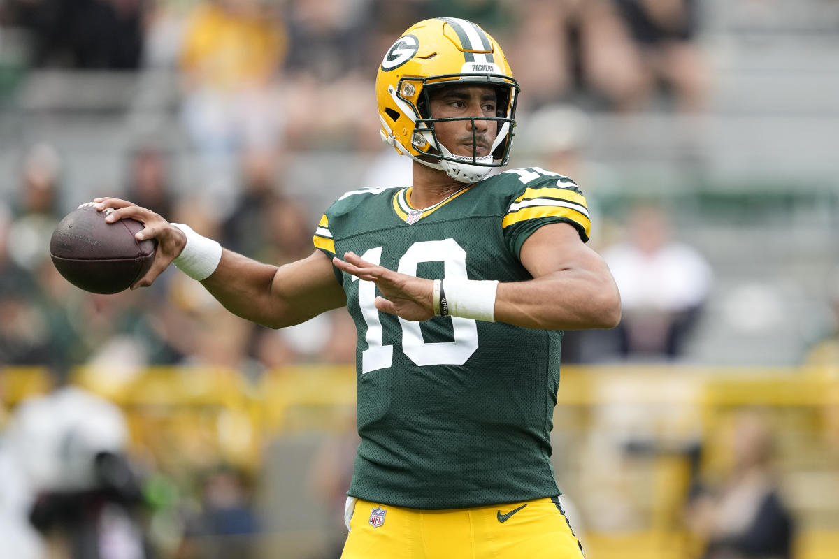 ESPN Analyst Dan Orlovsky Picks Between Bears, Packers Rosters - The Spun:  What's Trending In The Sports World Today