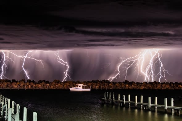 stormchaser-lightning-pictures-craig-eccles-photography-australia