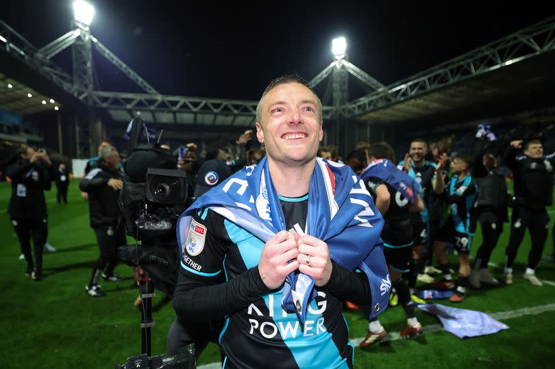 Jamie Vardy of Leicester City celebrates winning the Championship title