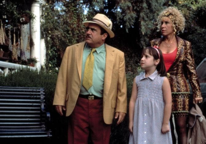 Matilda Wormwood es tal vez la niña más adorable de la reciente historia del cine. Lidiaba con unos padres y un hermano cuya inteligencia brillaba por su ausencia y utilizaba sus poderes telequinéticos para para parar los pies a la malvada Agatha Trunchbull, la directora de su colegio, que metía a sus alumnos en un espantoso dispositivo de tortura al que llamaban El Agujero o, directamente, los lanzaba por el aire.