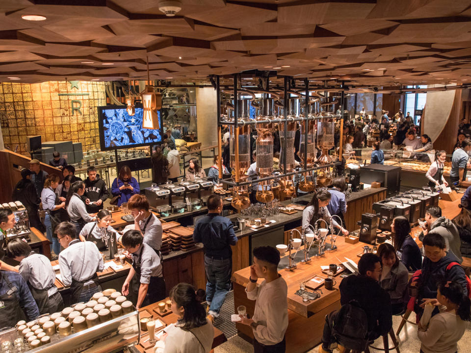 Das hat die neue Starbucks Reserve Roastery in Shanghai zu bieten