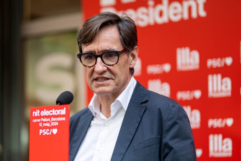 Catalan Socialist Party's leader and candidate for Catalan regional president Salvador Illa gives a press conference upon his arrival at the PSC headquarters during Catalonia's regional election. Lorena Sopêna/EUROPA PRESS/dpa