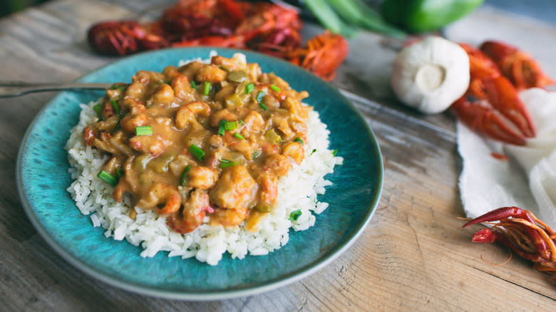 plate of crawfish étouffée