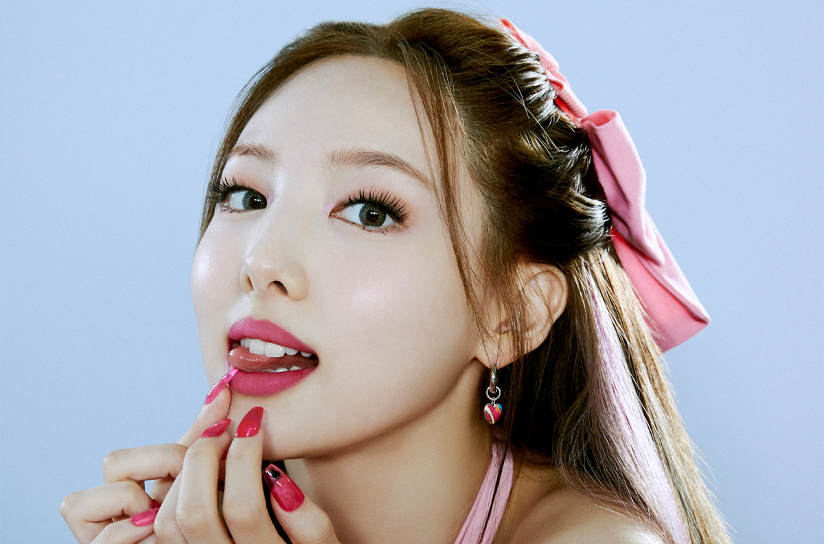 NAYEON comparte su reacción ‘feliz’ a los nuevos récords de Billboard: Exclusivo