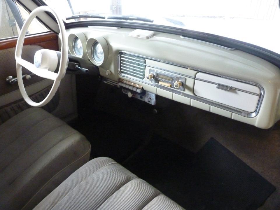 Inside 1963 Wartburg 312