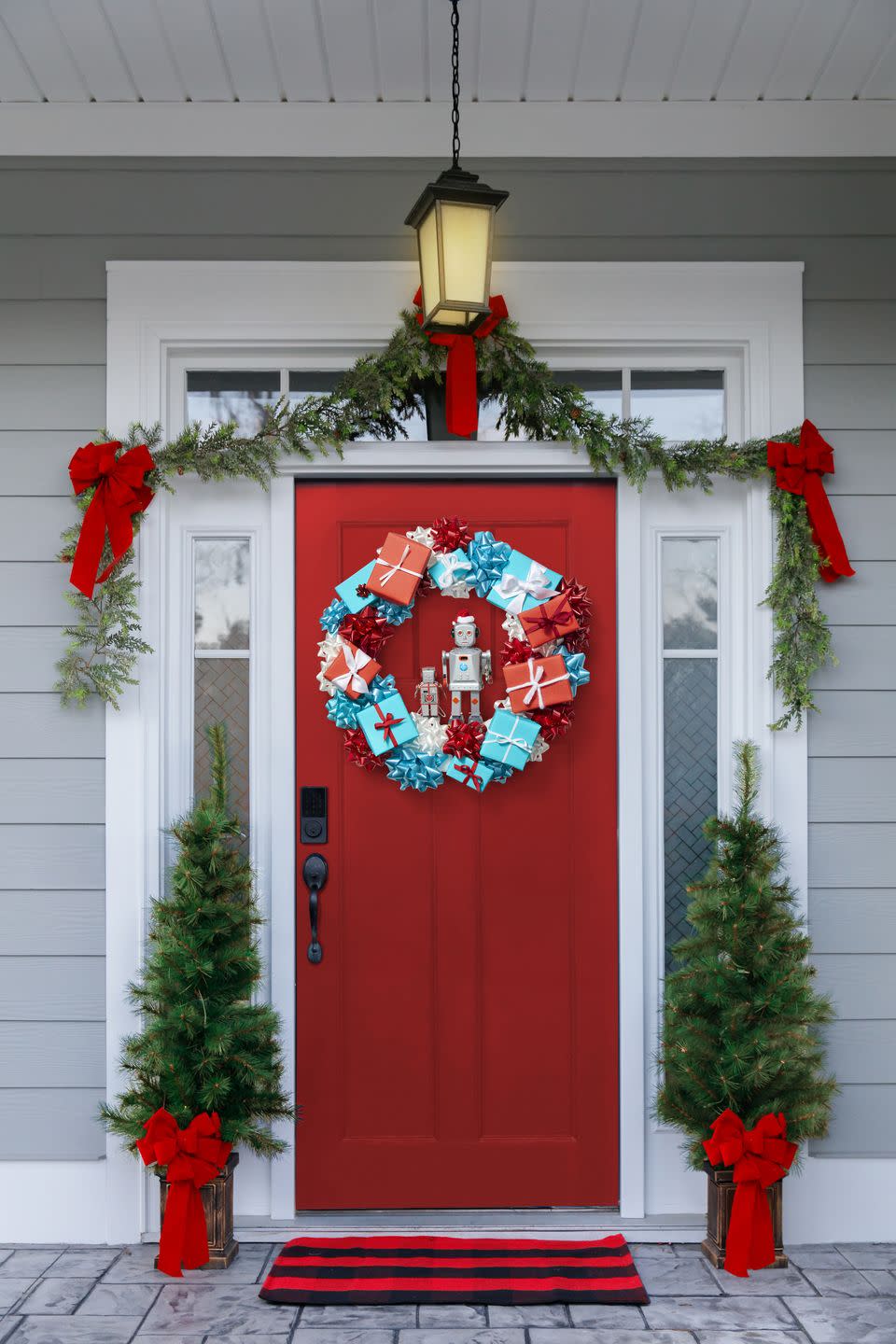 Retro Robot Gift Box Wreath