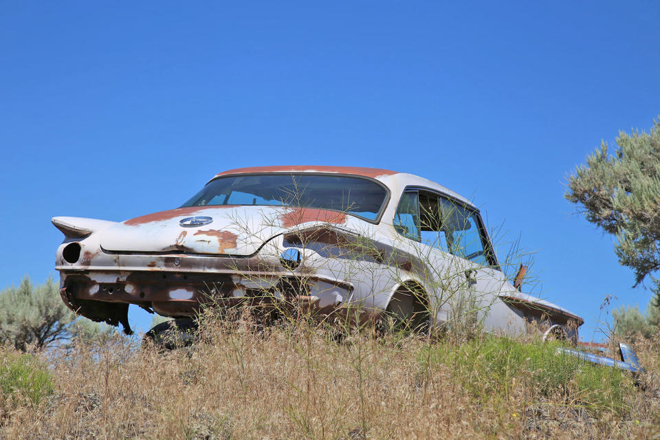 <p>If this 1962 Plymouth Valiant Signet 200 two-door hardtop coupe had a Facebook account, we reckon it would use this rather misleading photo for its profile picture, as it’s definitely its best side, believe it or not. </p><p>But look a bit closer, in particular at the blue sky that’s visible through the nearside turn signal orifice, and you soon realise that things aren’t what they seem. The driver’s side is almost completely missing.</p>