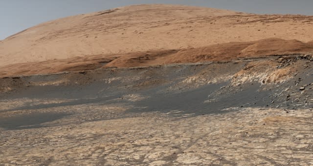 Curiosity's Path to the 'Sulfate-Bearing Unit'