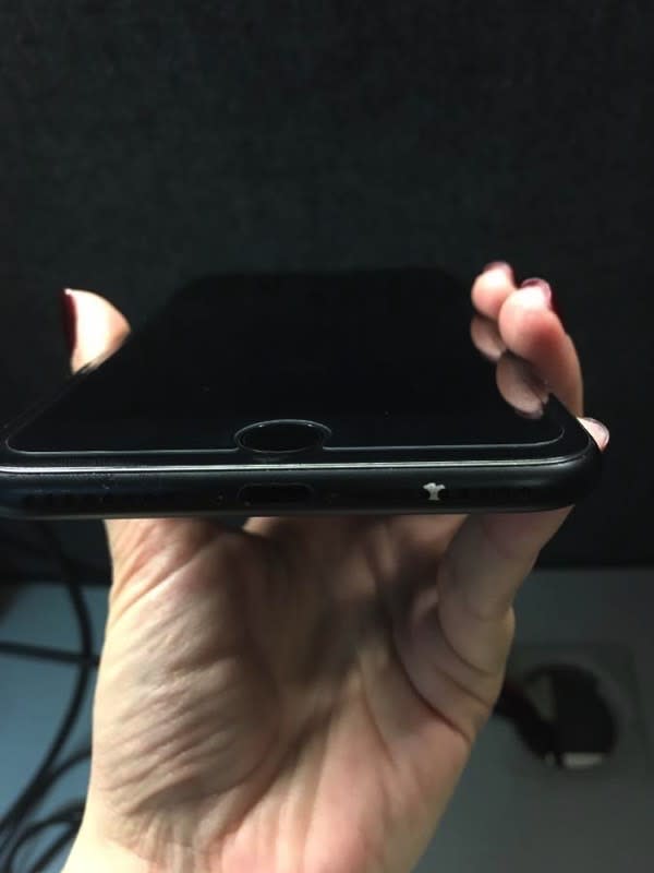 iphone-7-matte-black-chipped-paint-3