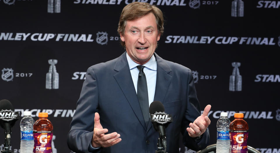 Wayne Gretzky gave his thoughts on the William Nylander contract situation. (Photo by Terry Wyatt/Getty Images)