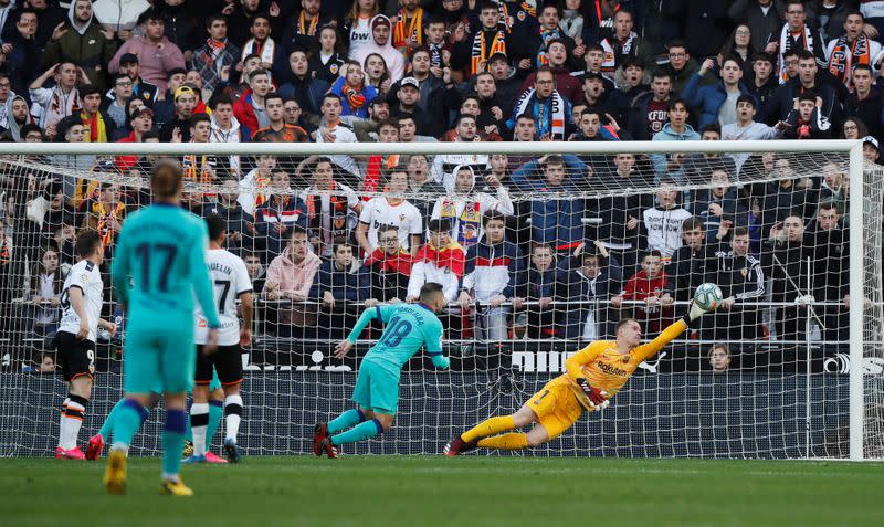 La Liga Santander - Valencia v FC Barcelona