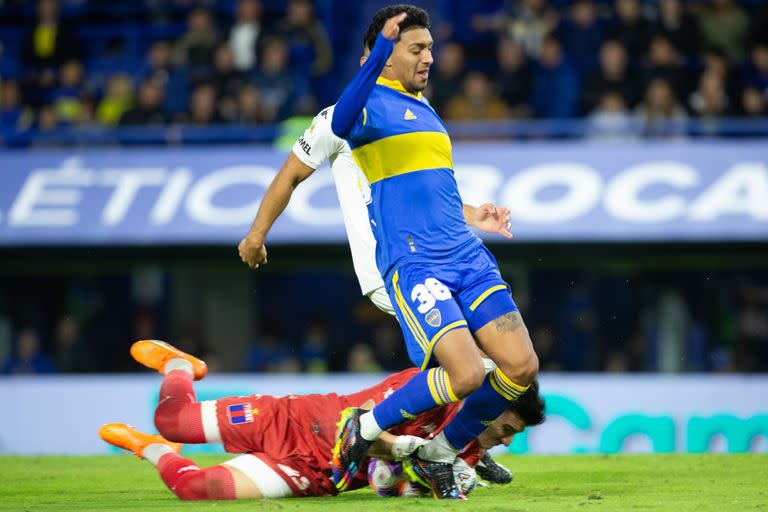 Cristian Medina, en una de las llegadas de Boca que controló Marinelli