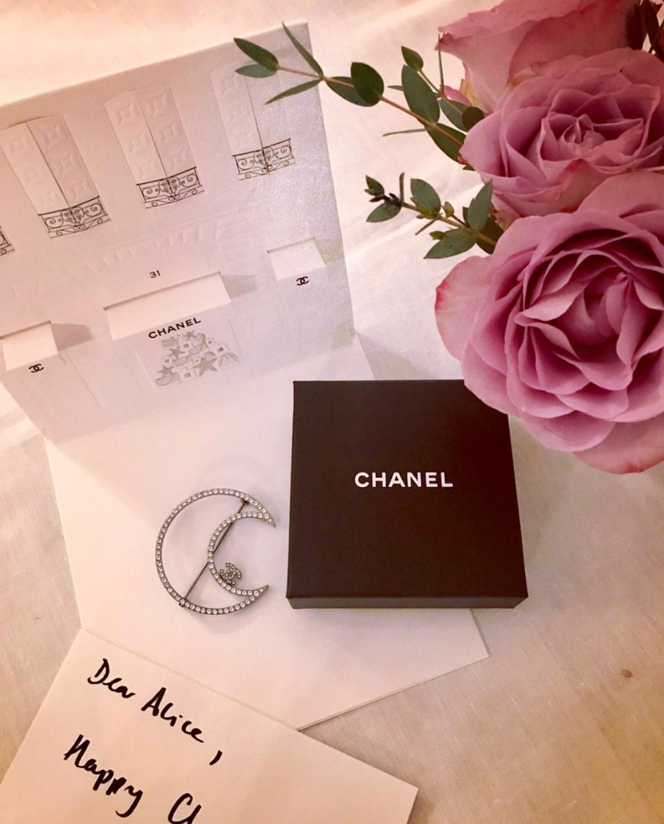 Christmas came early with this beautiful Chanel brooch.