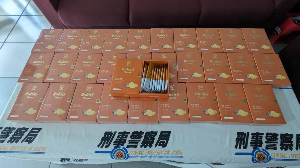 台中一名人妻從越南進口瘦身產品，數量多達360包，重量超過10公斤。（刑事警察局提供）