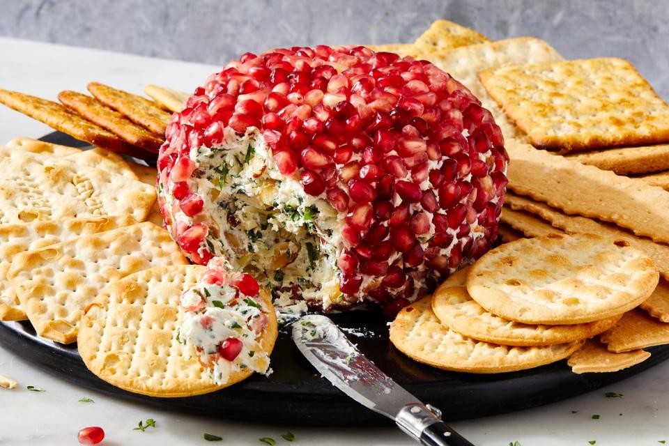 Fancy Christmas Cheese Ball