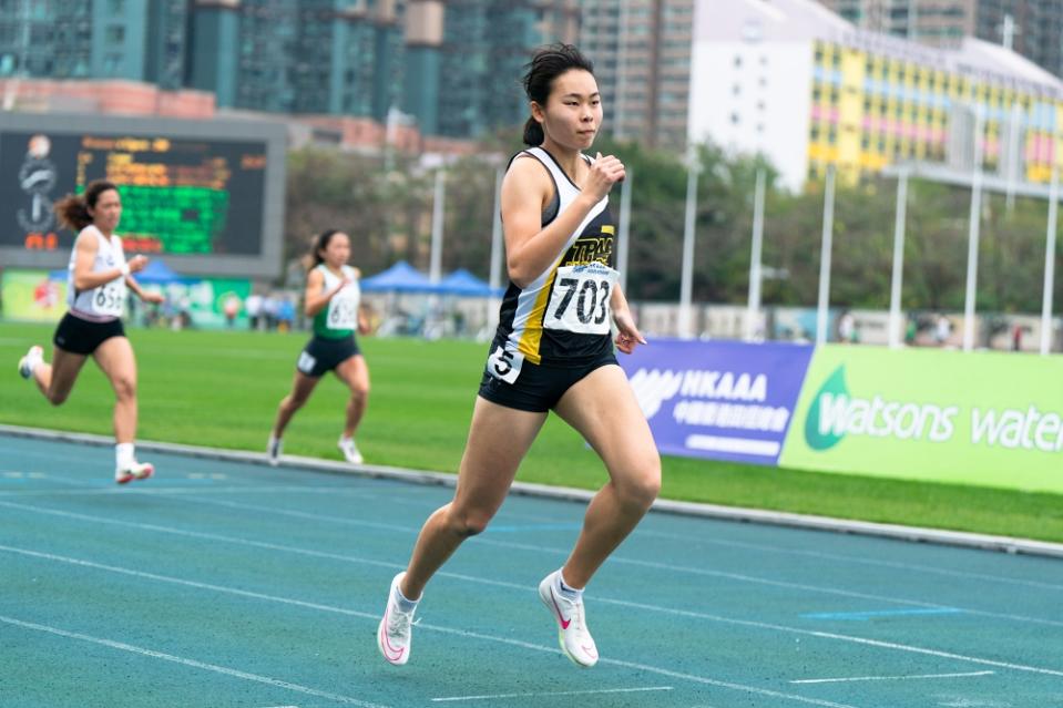 李紫桃於女子公開組200米封后。