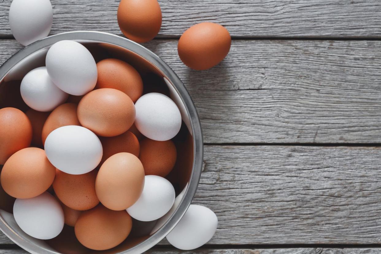 how to peel hard boiled eggs