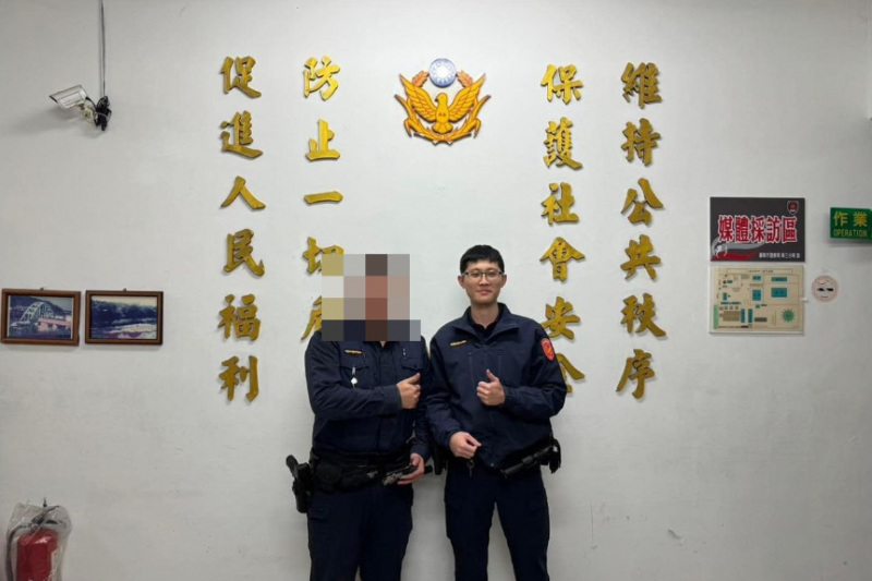 <cite>殉職的24歲員警蘇昱鴻生前燦笑照曝光。（圖／翻攝自記者爆料網）</cite>