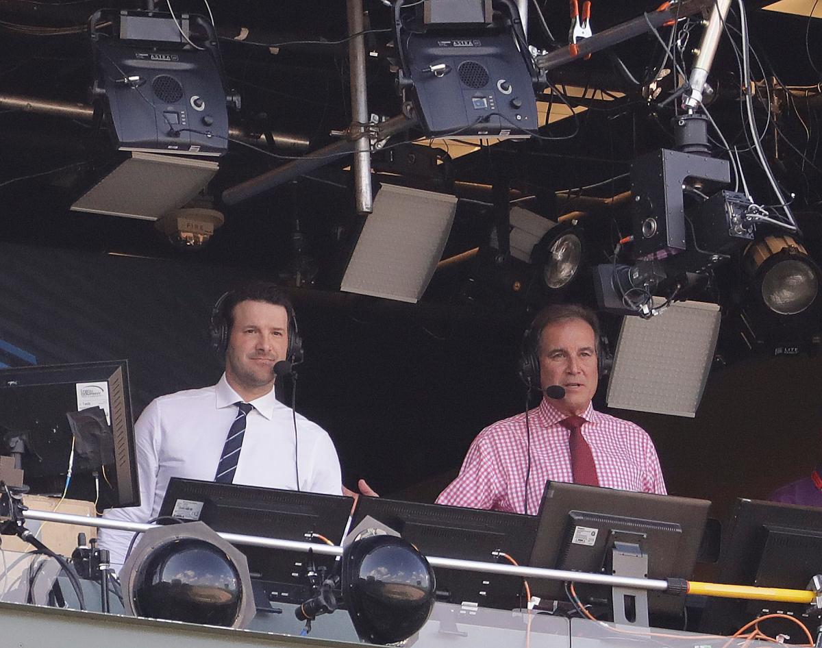 NFL Week 14 announcers: Television broadcasters, announcing crews