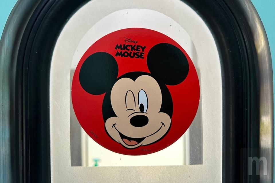 樂高推出Disney 100周年系列經典限定商品，配合迪士尼主題列車展出