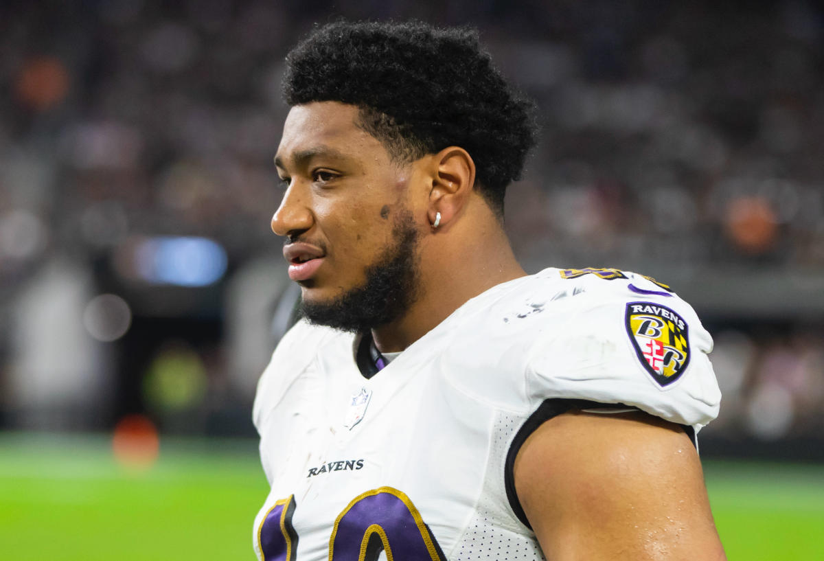 Ravens' Malik Harrison struck by stray bullet in Cleveland, suffers  non-life threatening injury 