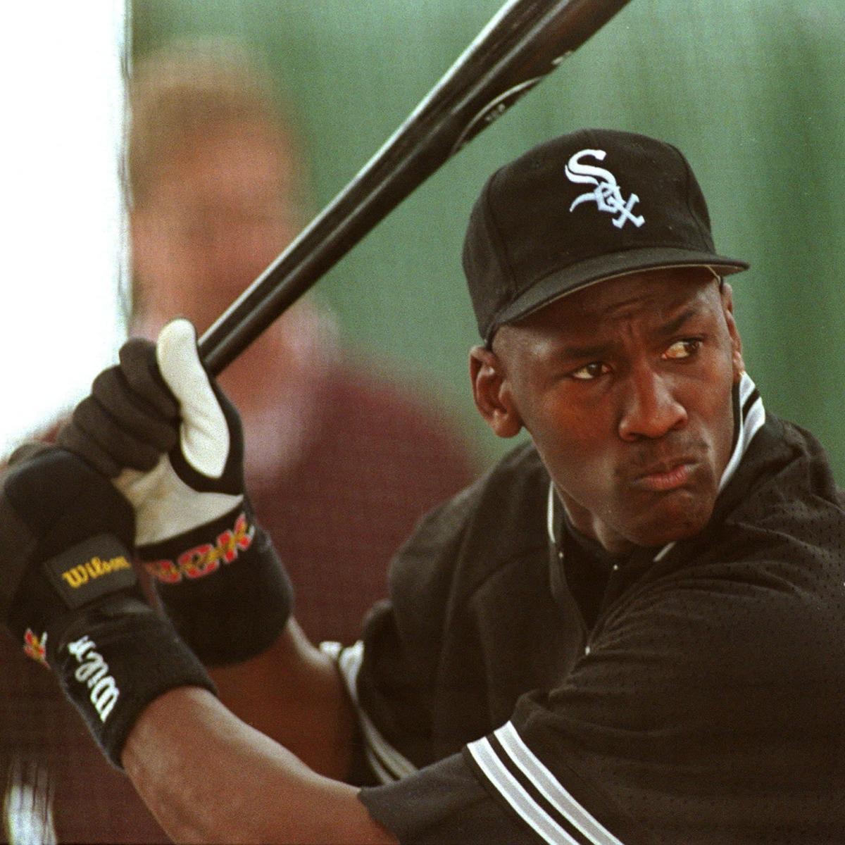 til Accor hjørne The Heartbreaking Reason Michael Jordan Decided to Pursue a Career in  Baseball in 1994