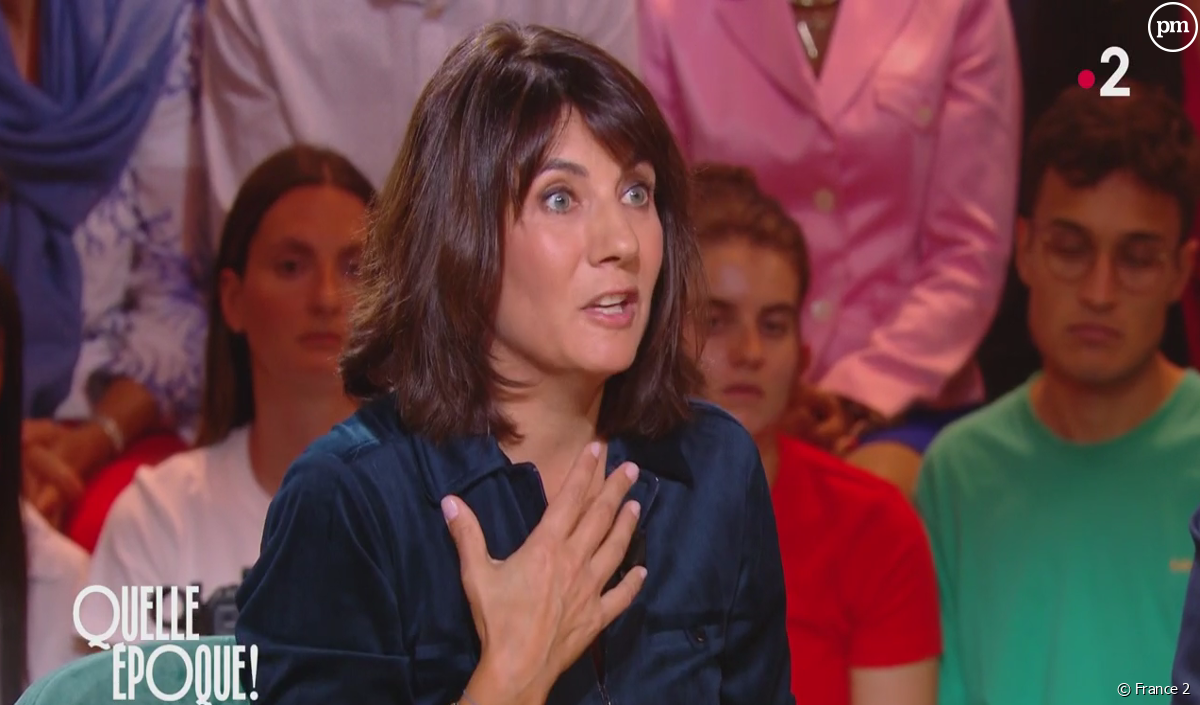 "Quand on me disait qu'il y avait de l'antisémitisme, je n'y croyais pas" : Estelle Denis très émue dans "Quelle époque!" en évoquant les attaques du Hamas - France 2