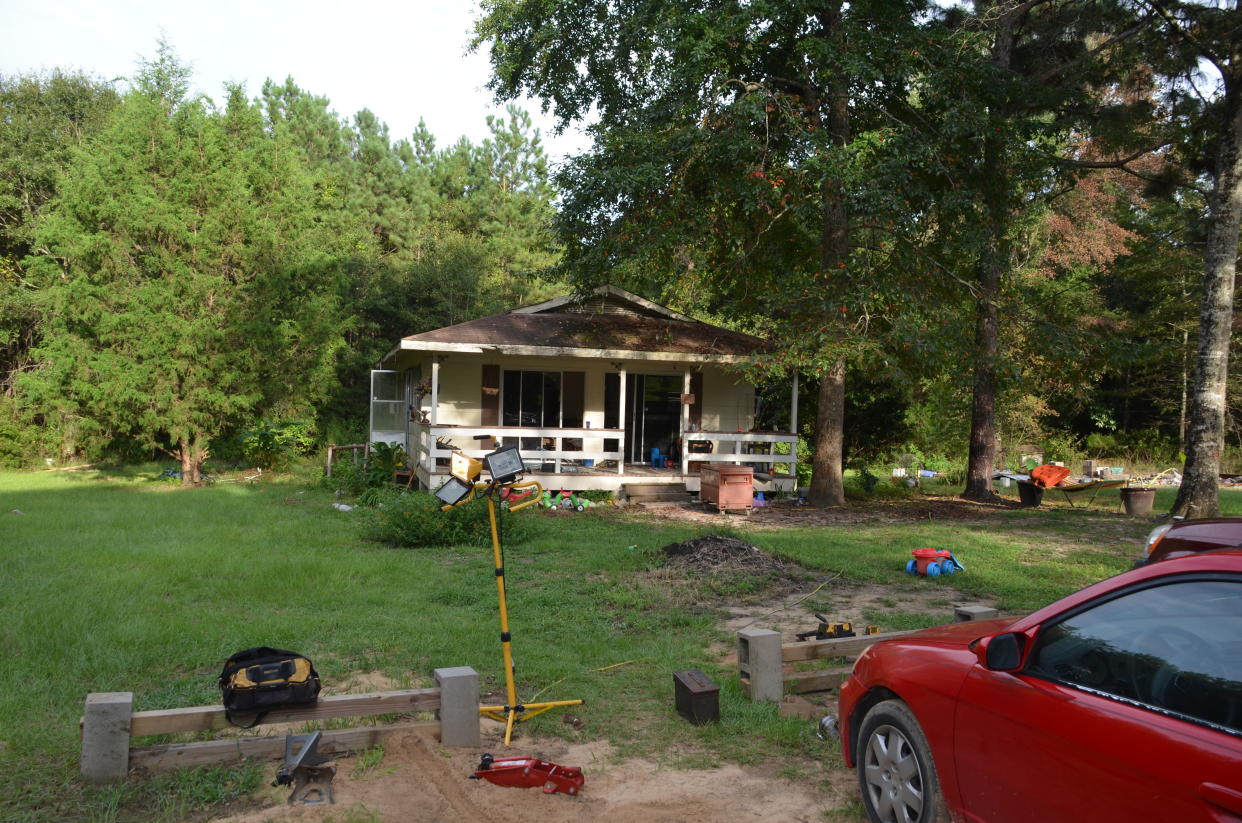 The house where police say a man killed five people, including a pregnant woman. (Photo: Mobile County Sheriff's Office)