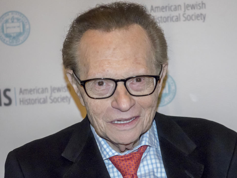 Der legendäre US-Talkmaster Larry King ist am Samstagmorgen im Cedars-Sinau Medical Center in Los Angeles gestorben. (Bild: Shutterstock.com / Sam Aronov)