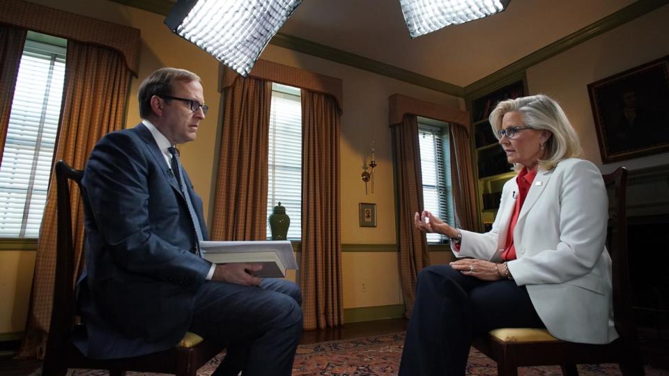 PHOTO: 'This Week' co-anchor Jonathan Karl interviews former Wyoming Rep. Liz Cheney.  (Al Drago/ABC)