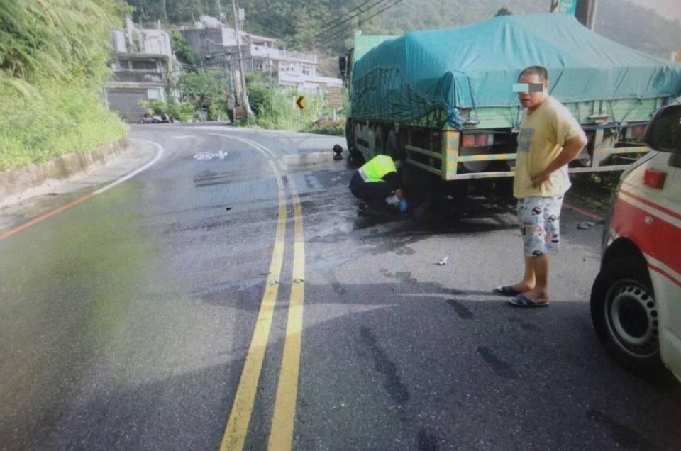 梁男駕照因酒駕而被撤銷，卻再次開車上路。（翻攝畫面）