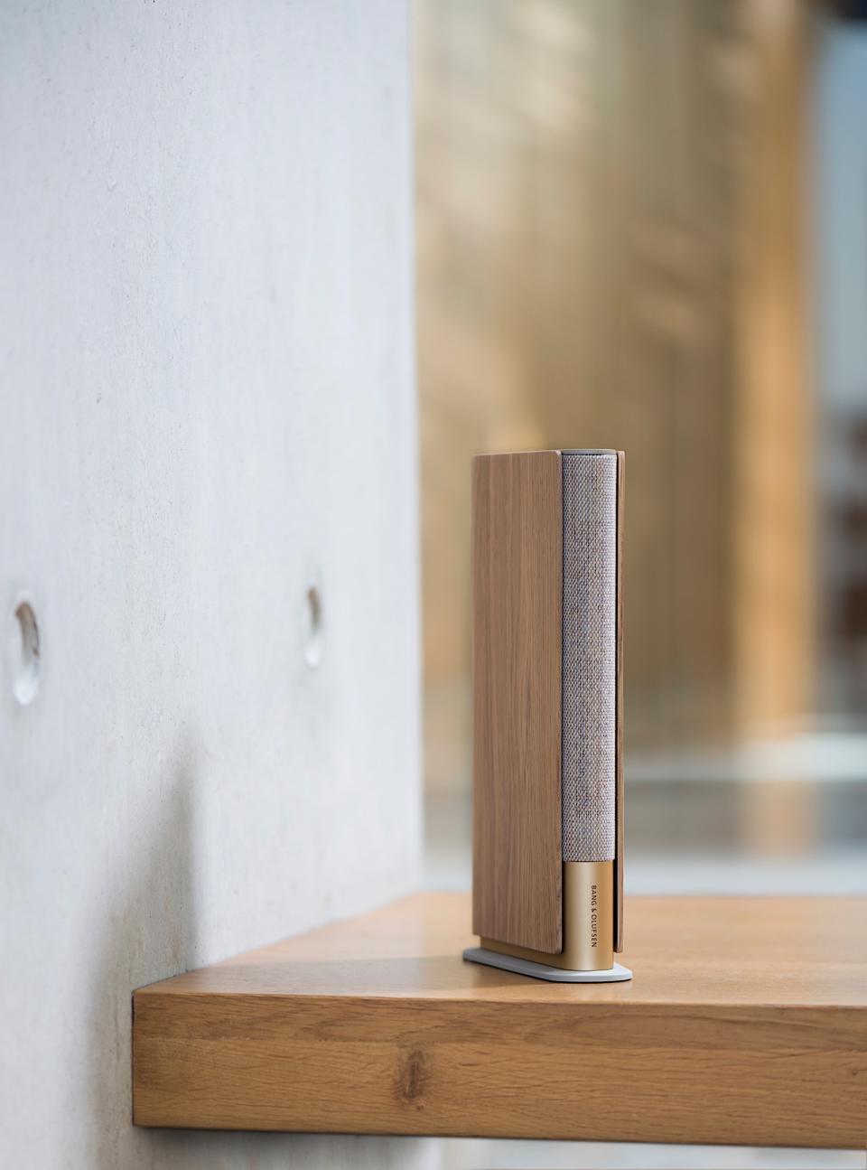 <p>With a design inspired by a book, Bang & Olufsen's Beosound Emerge is an impressively slim and full-featured speaker.</p>
