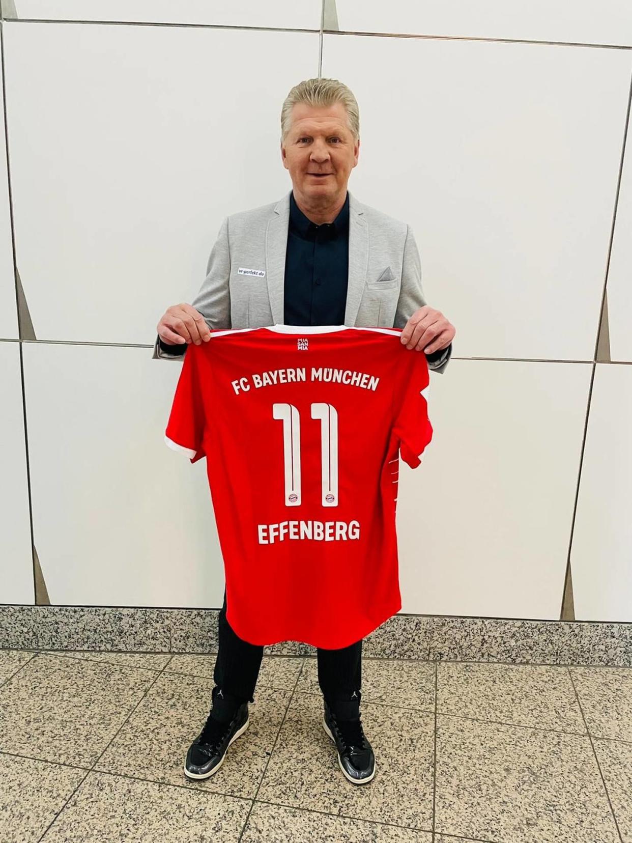 Für den guten Zweck: Signiertes Effenberg-Trikot ersteigern