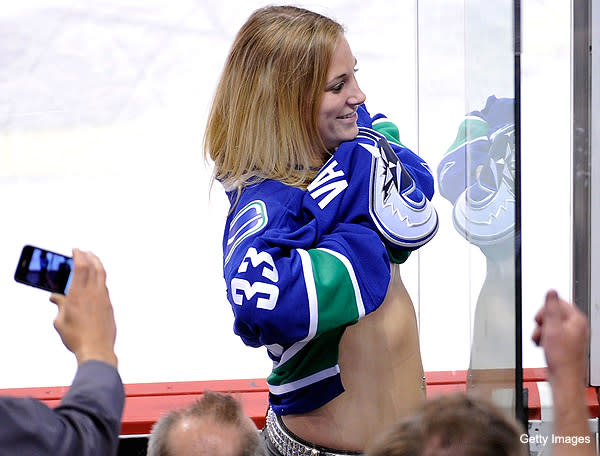 Topless Stanley Cup 2011 Canucks Body Painted Fan Girls