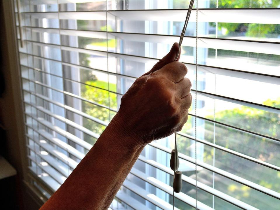 blinds window string