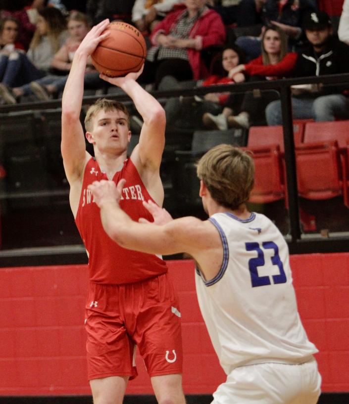 Sweetwater senior Harrison Foster shoots a jumper against Gunter in December.