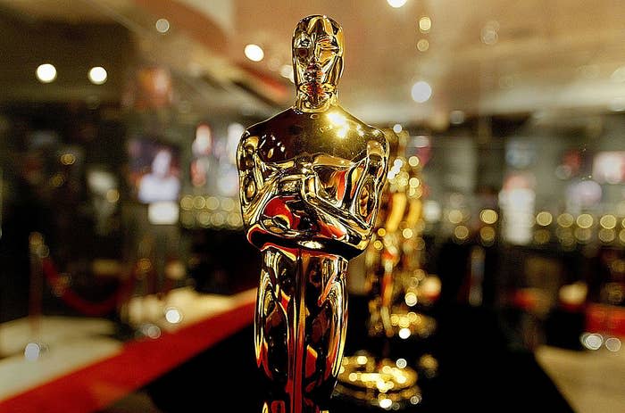 Oscars statuettes