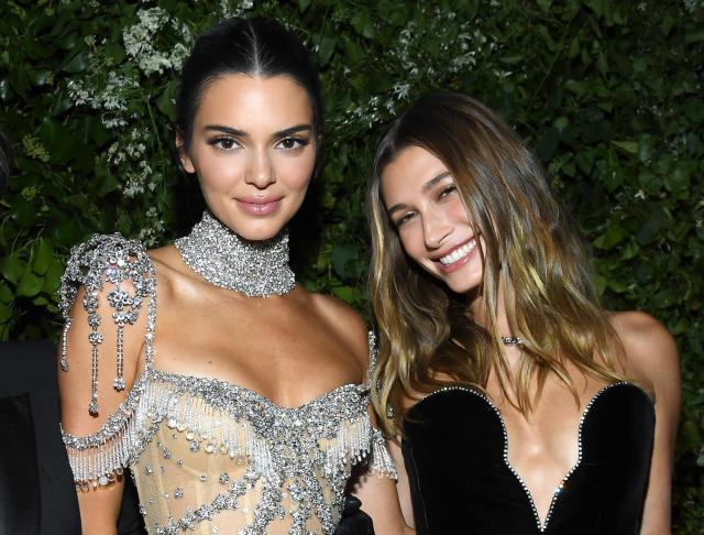 Are Hailey Bieber & Kendall Jenner Feuding? Rumors They’re Not Friends