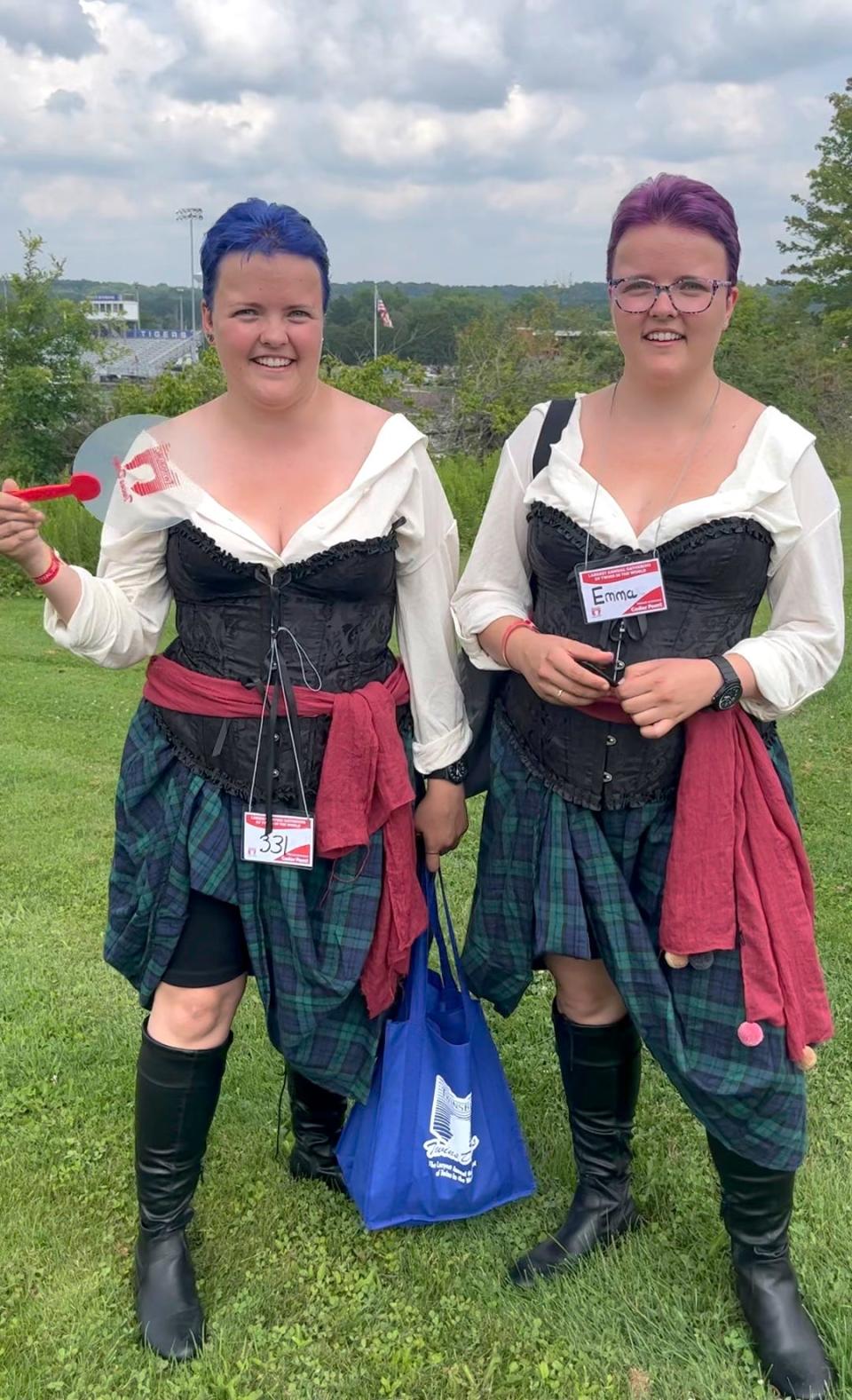 Laura and Emma at the Twins Days Festival