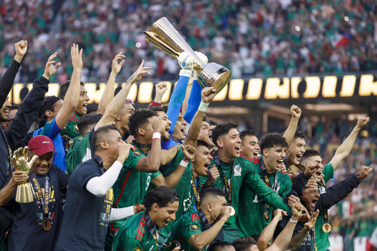 México obtuvo su novena Copa Oro tras vencer a Panamá por 1-0 con gol de Santiago Giménez. (RINGO CHIU/AFP via Getty Images)