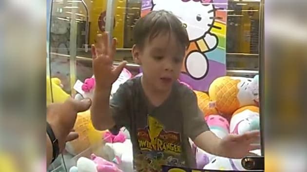 A 6 ans, elle pirate le smartphone de sa mère pour acheter 250$ de jouets  Pokémon !